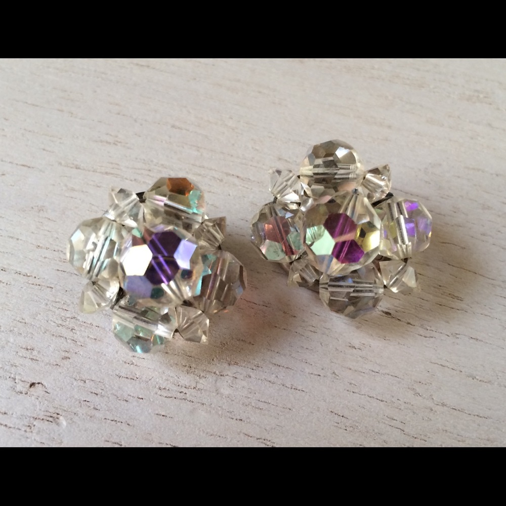 Vintage Mid-Century Iridescent AB Cluster Earrings Glam Granny - Picture 2 of 7